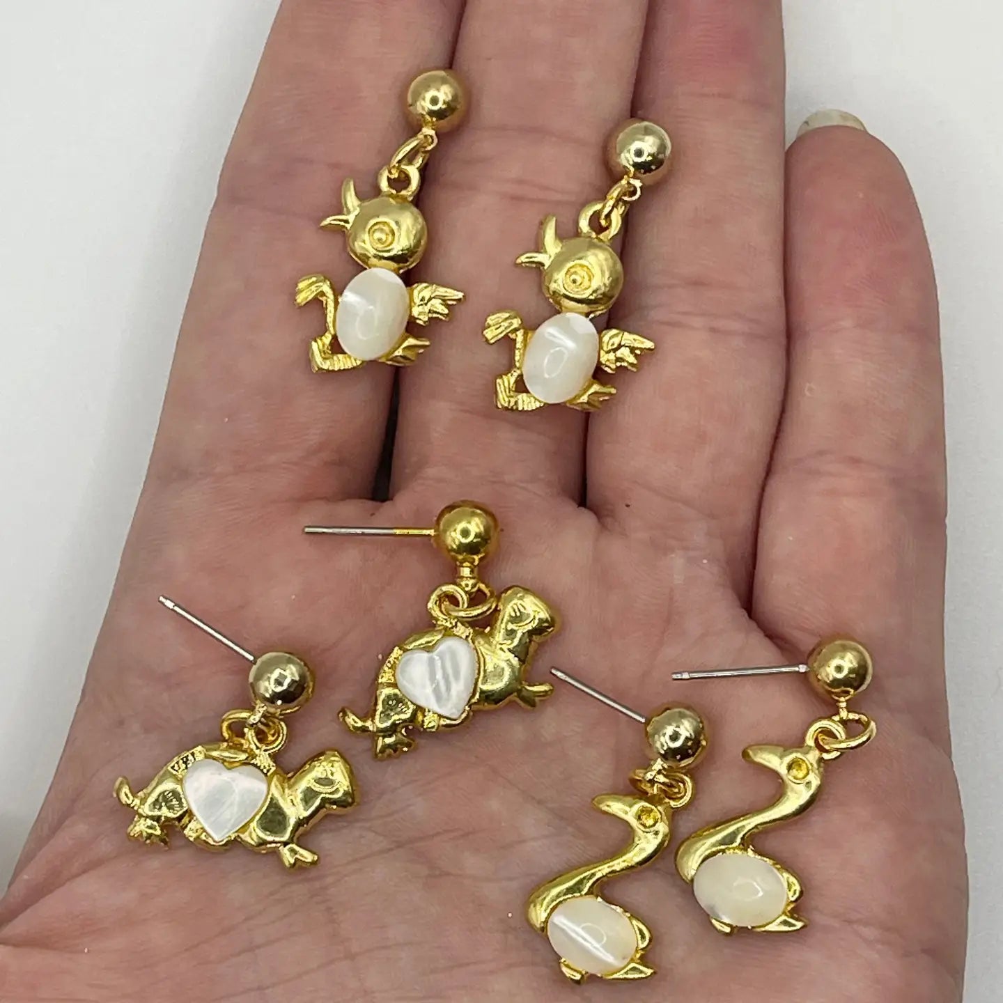 Vintage Animal Mother of Pearl Earring