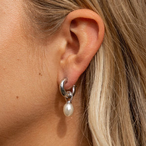 Pearl Diver Earring - Silver