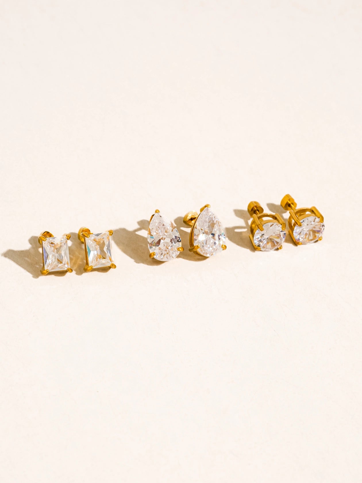 Avenn Flat Back Studs